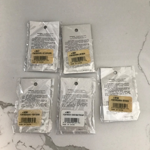 Hand painted Jazz up Halloween Craft Embellishments 5 Pieces - Picture 2 of 8